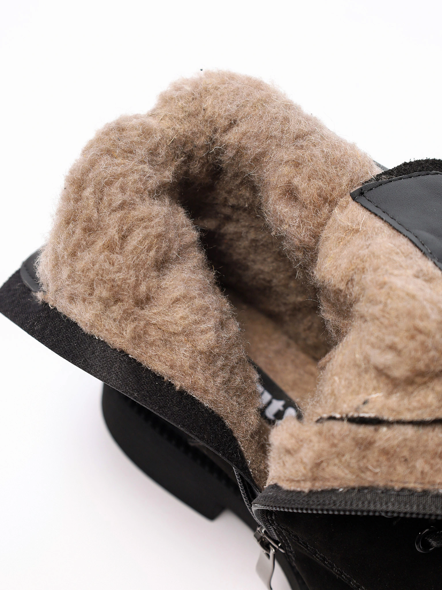 Ботинки-дерби черного цвета на среднем каблуке